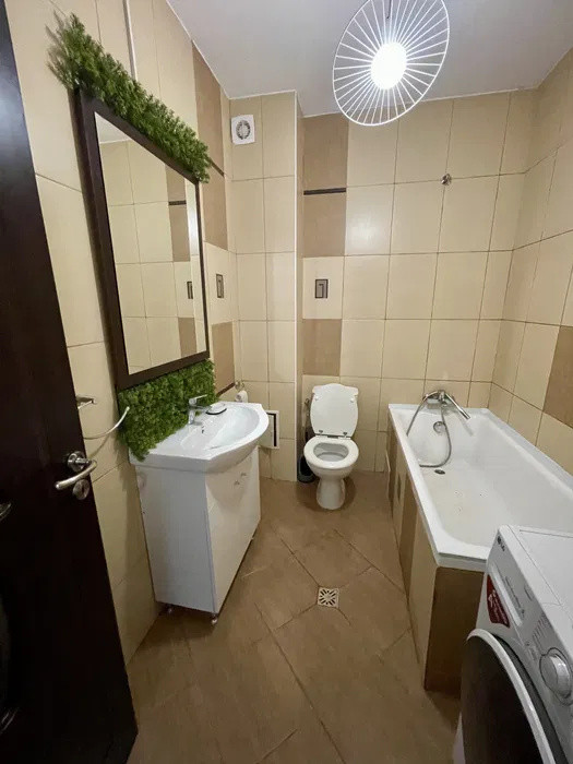 Apartament cu 3 camere,80mp, Zona Buna ziua,Parcare, Garaj individual