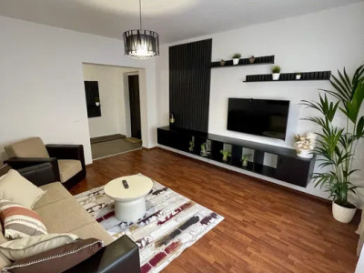 Apartament cu 3 camere,80mp, Zona Buna ziua,Parcare, Garaj individual