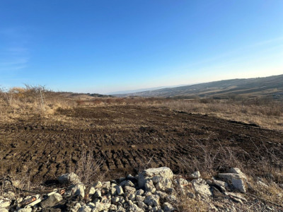 5 parcele extravilane de 600 mp fiecare pe Valea Fanatelor