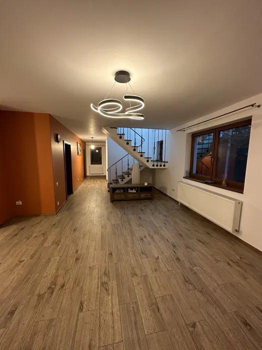 Vila cu 6 camere, in Buna Ziua