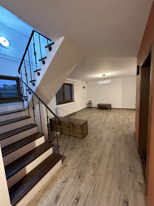 Vila cu 6 camere, in Buna Ziua