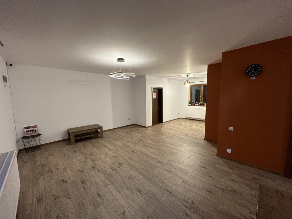 Vila cu 6 camere, in Buna Ziua