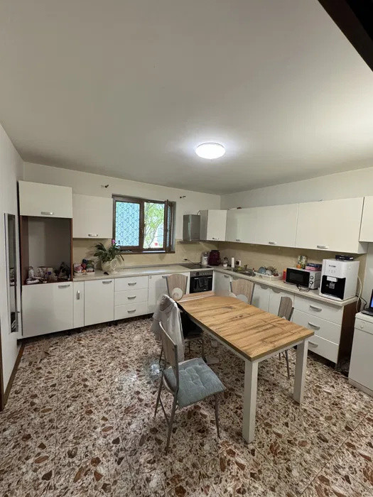 Vila cu 6 camere, in Buna Ziua