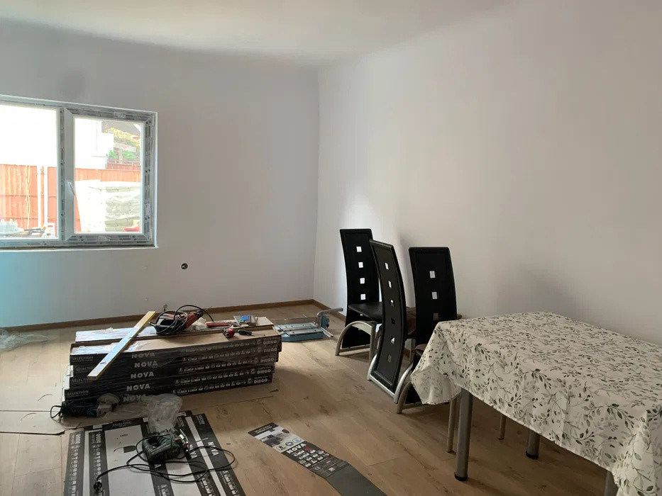 Casa 2 camere, zona Plopilor