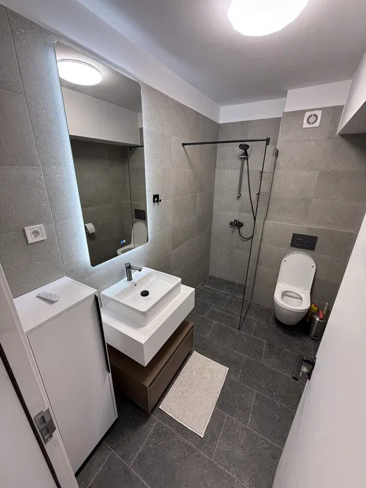 Apartament cu 2 camere, 51 mp, balcon, zona Tineretului