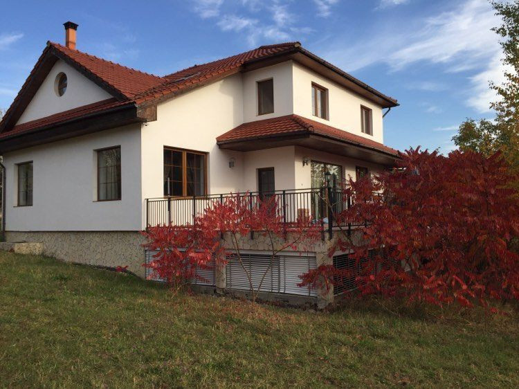 Casa de 550 mp cu teren de 2000 mp, Buna Ziua