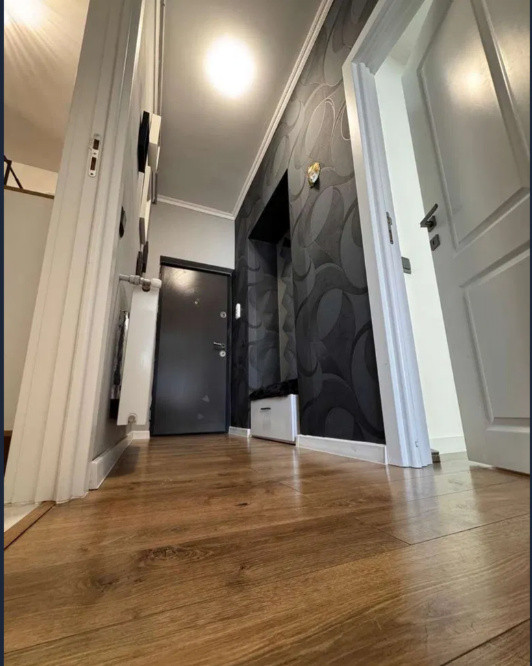 Apartament cu 2 camere, 55 mp, balcon, zona Teilor