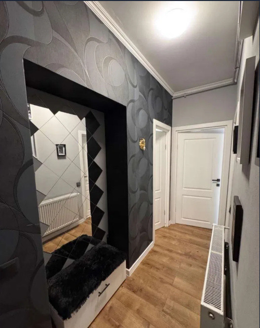 Apartament cu 2 camere, 55 mp, balcon, zona Teilor