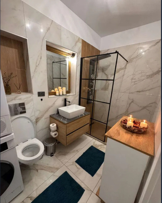 Apartament cu 2 camere, 55 mp, balcon, zona Teilor