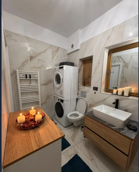 Apartament cu 2 camere, 55 mp, balcon, zona Teilor