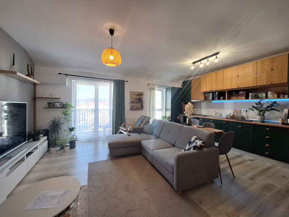 Apartament cu 2 camere, 64 mp, balcon, zona Eroilor