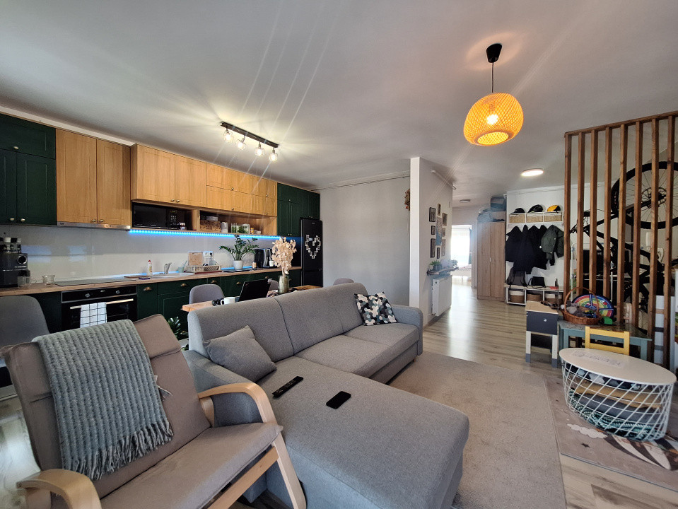 Apartament cu 2 camere, 64 mp, balcon, zona Eroilor