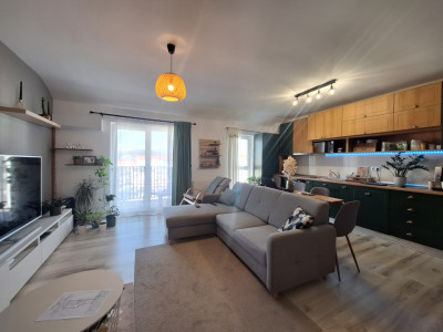 Apartament cu 2 camere, 64 mp, balcon, zona Eroilor
