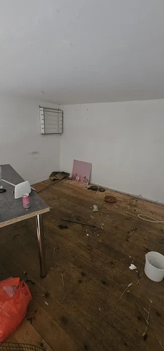 Spatiu Comercial, Marasti