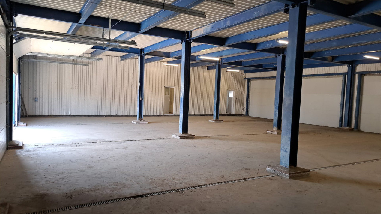 Hala de inchiriat 400mp,  Luna de Sus