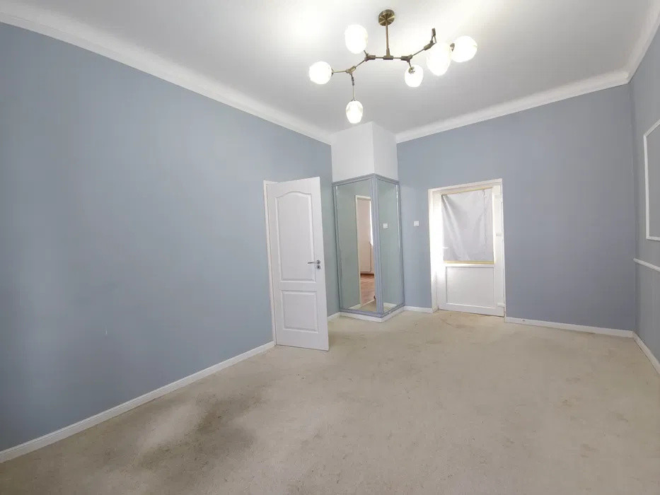 Vilă de închiriat, 3 încăperi, 70 mp, curte, zona Parcul Cetățuia