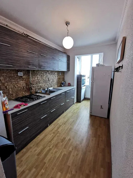 Apartament cu 3 camere decomandat, 70 mp, 2 Parcari, Zona Centru, Iuliu Hosu