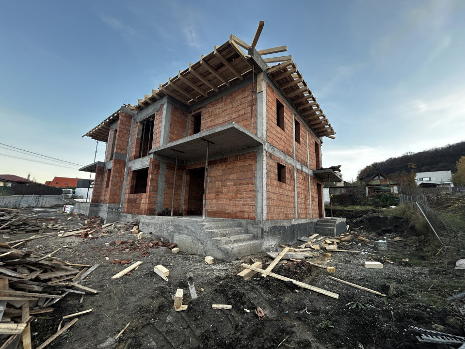 Duplex 5 camere 120mp utili Chinteni teren 450mp 