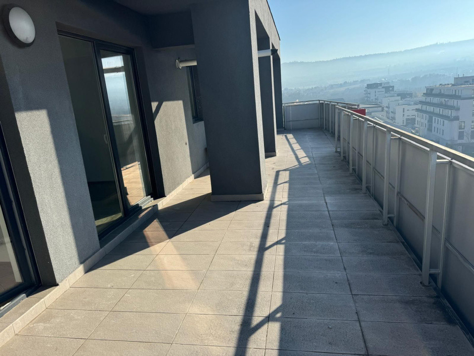 Penthouse 3 camere si terasa, Buna Ziua