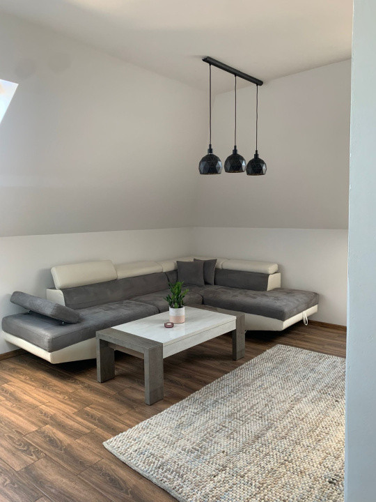 Apartament de 3 camere 2 bai, 86 mp utili , zona Teilor