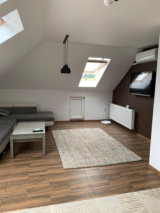 Apartament de 3 camere 2 bai, 86 mp utili , zona Teilor