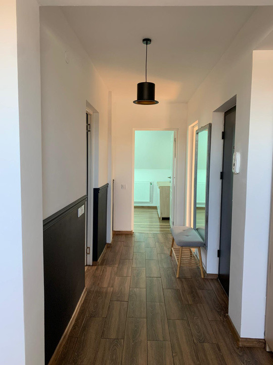 Apartament de 3 camere 2 bai, 86 mp utili , zona Teilor