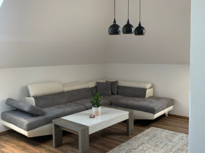 Apartament de 3 camere 2 bai, 86 mp utili , zona Teilor