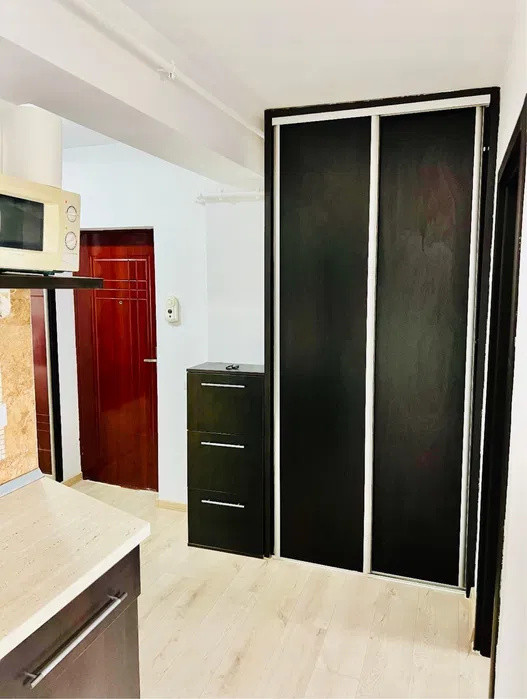 Apartament, 2 camere, 40mp, zona Edgar Quinet.