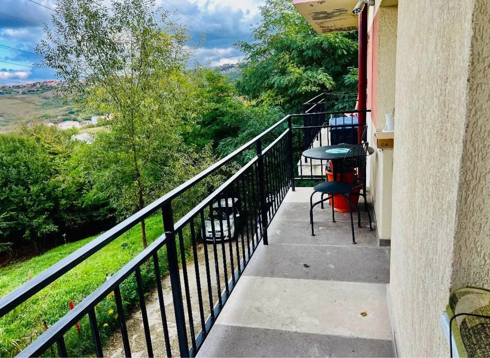 Apartament, 2 camere, 40mp, zona Edgar Quinet.