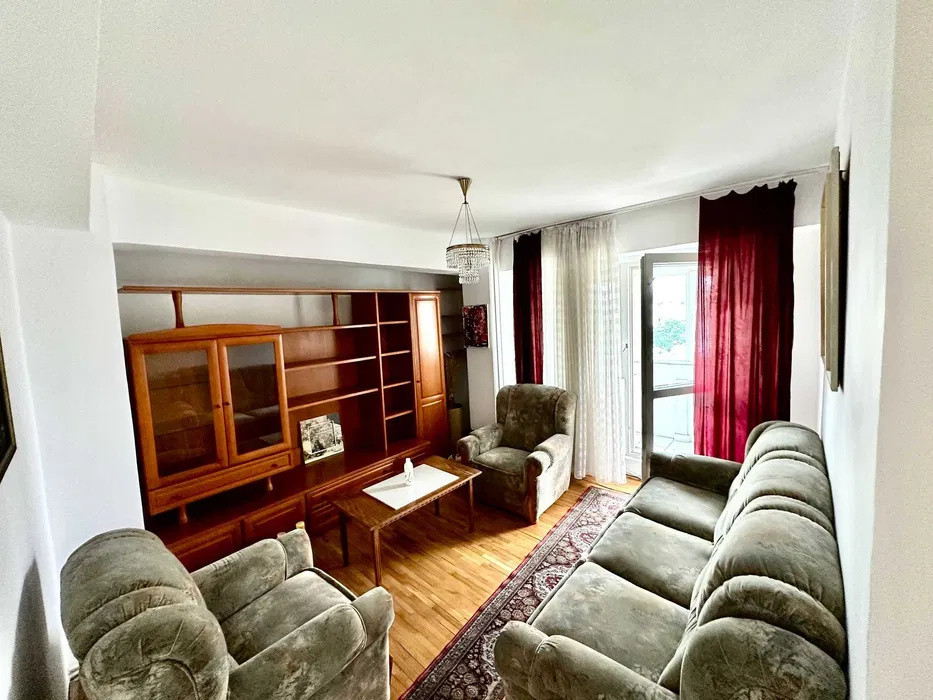 Apartament cu 3 camere,80mp,parcare, Zona Semicentrala