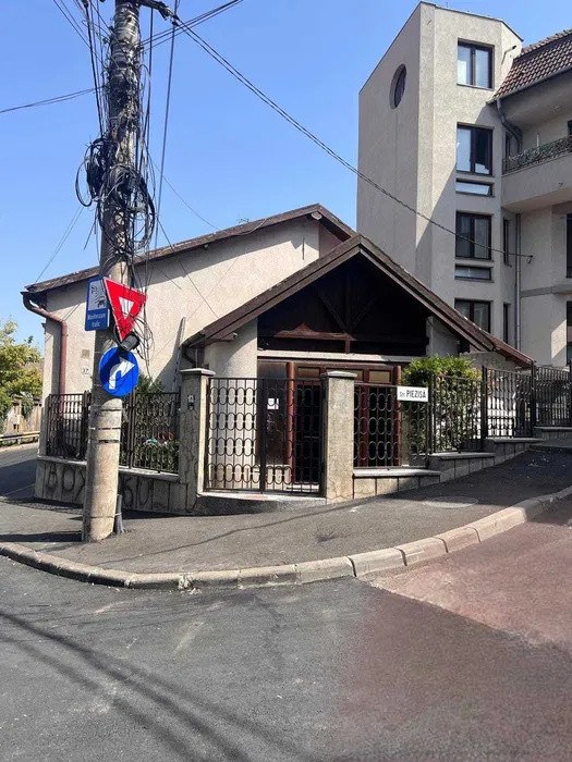 Spatiu Comercial, strada Piezisa