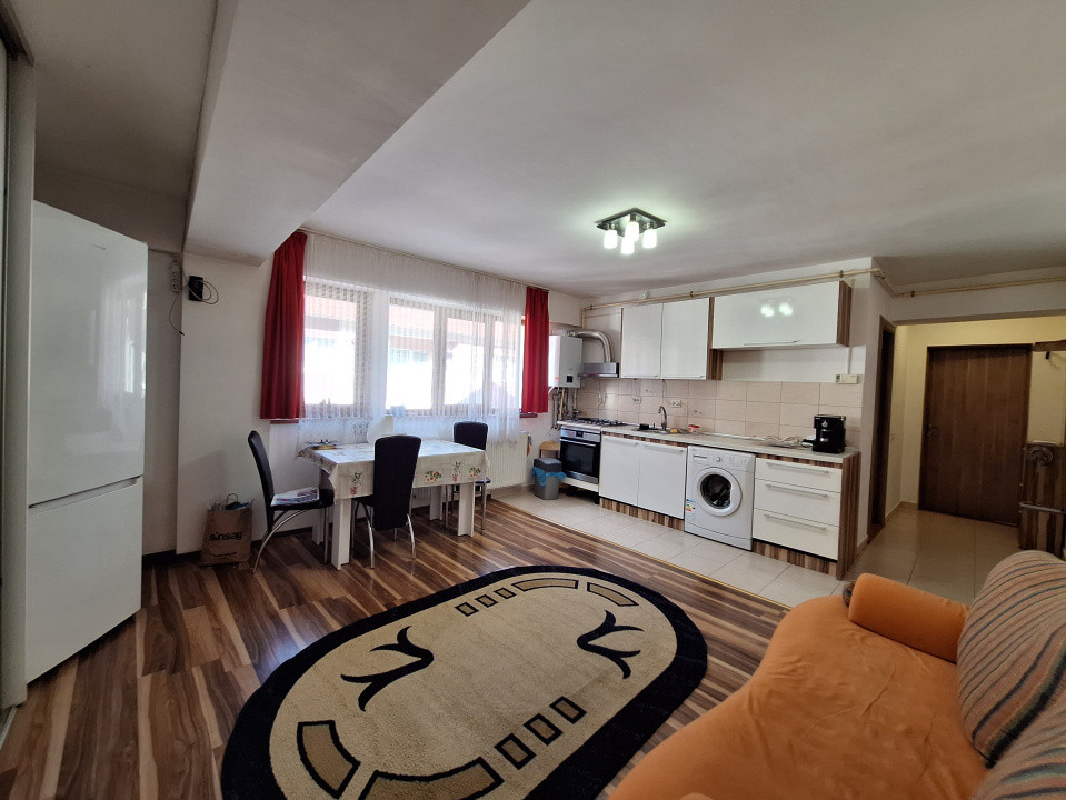 Apartament cu 2 camere, 45 mp, parcare, zona VIVO