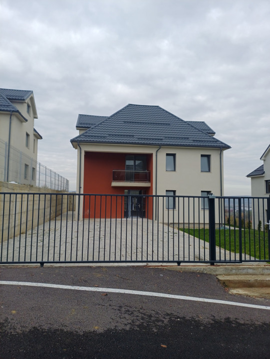 Casa Individuala, 180mp, teren 500mp,Zona Dezmir