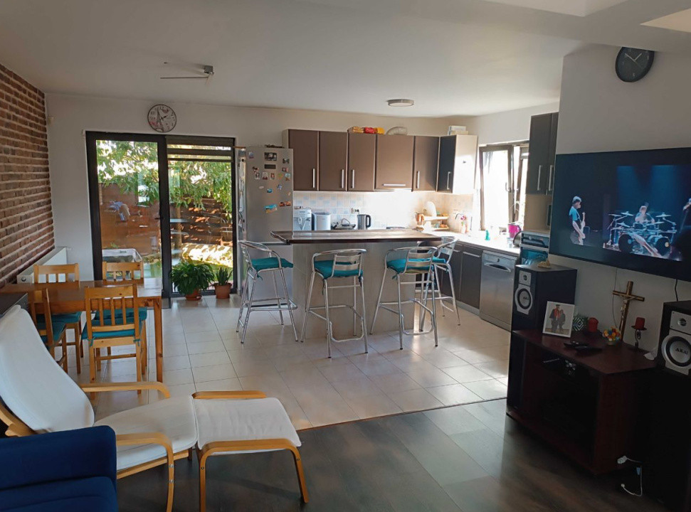 Casa insiruita - 100 mp utili - 3 dormitoate - zona Stadionului , Floresti!