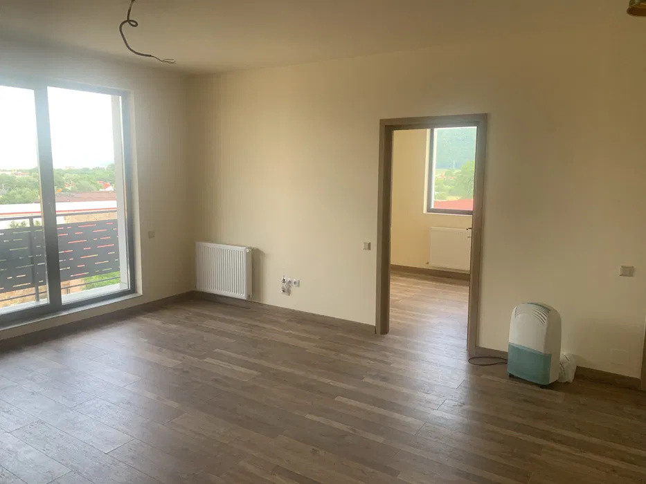 Apartament cu 3 camere, 56 mp, parcare, zona Centrala Gilau