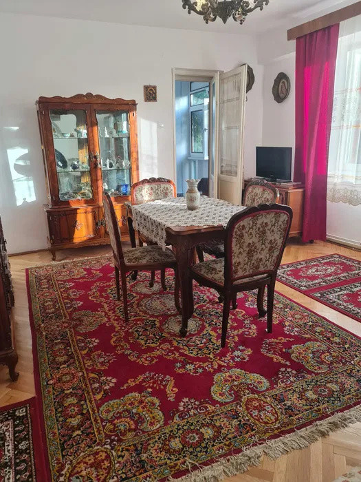 Apartament cu 3 camere,90mp, Zona Andrei Muresan
