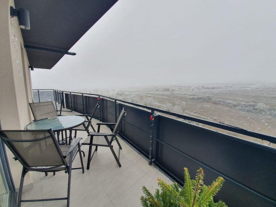 Apartament cu 3 camere, 80mp,terasa,parcare, Zona Sopor