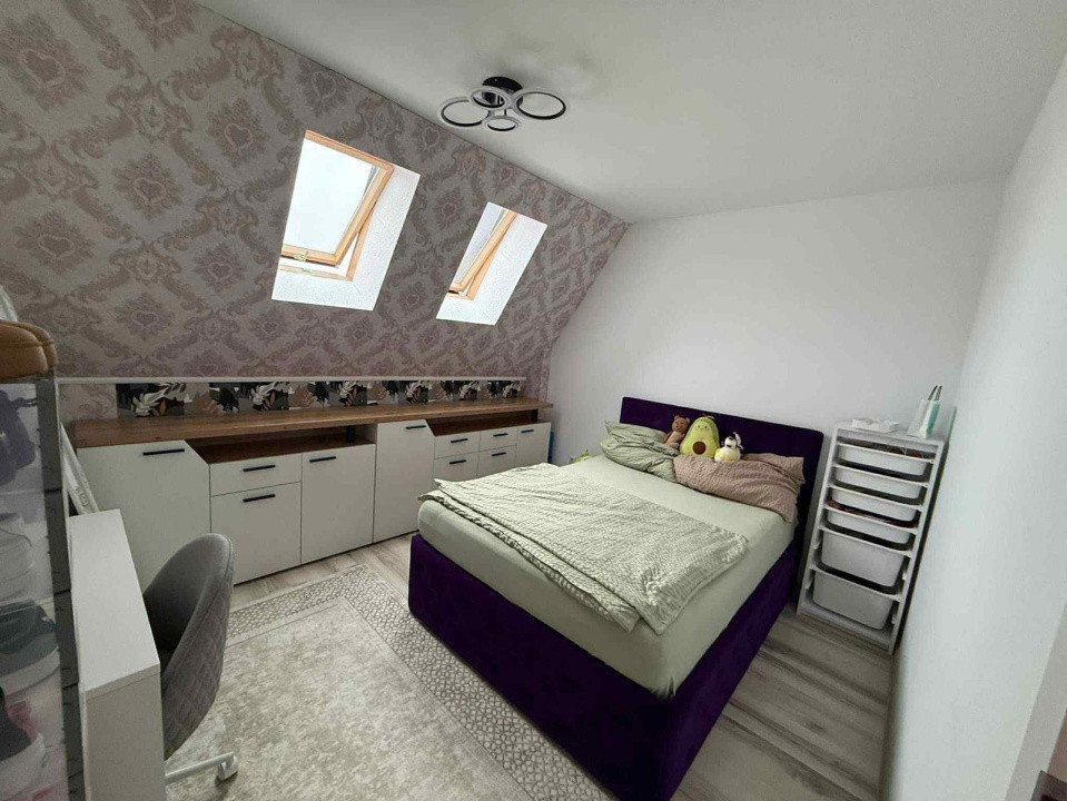 apartament cu 3 camere decomnadate,patrcare inclusa,zona Cetatii