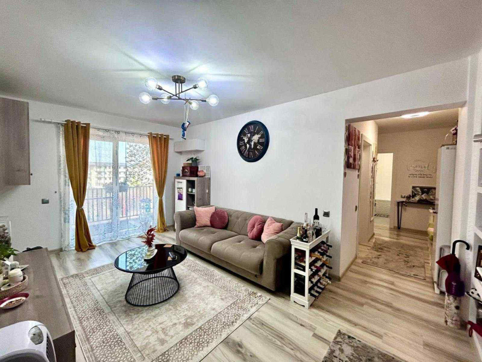 apartament cu 3 camere decomnadate,patrcare inclusa,zona Cetatii