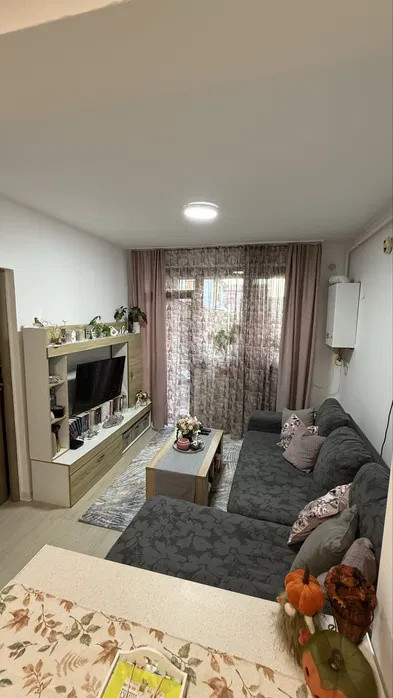 Apartament cu 2 camere, grădină proprie și balcon – zonă liniștită, Șesul de Sus