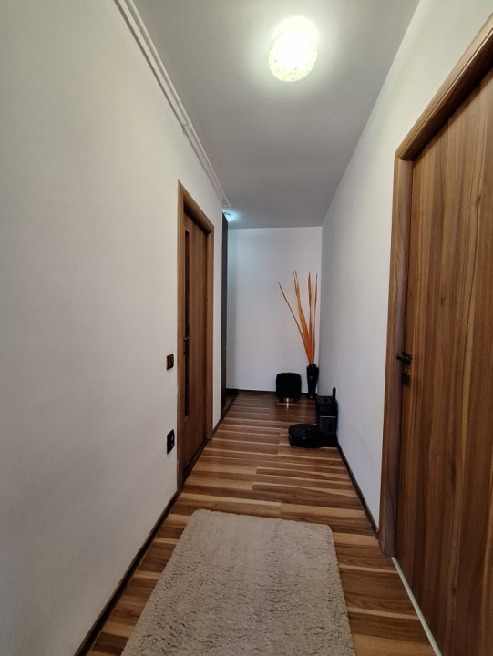 Apartament cu 2 camere, decomandat, 2 balcoane, zona Porii