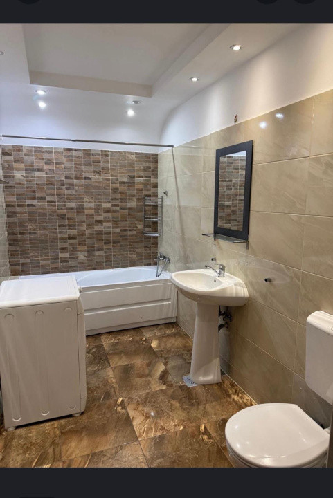 Apartament cu 2 camere, 46 mp, parcare, balcon, zona Eroilor