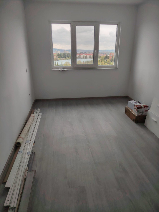 Apartament cu 4 camere, 78mp, zona Andrei Muresanu