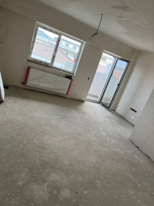 Apartament cu 3 camere, 66 mp, 2 balcoane, zona Terra