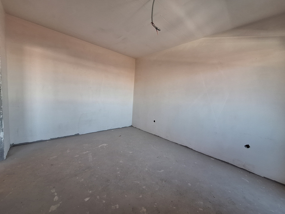 Apartament cu 3 camere, 66 mp, 2 balcoane, zona Terra