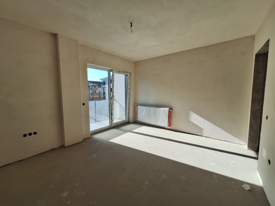 Apartament cu 3 camere, 66 mp, 2 balcoane, zona Terra