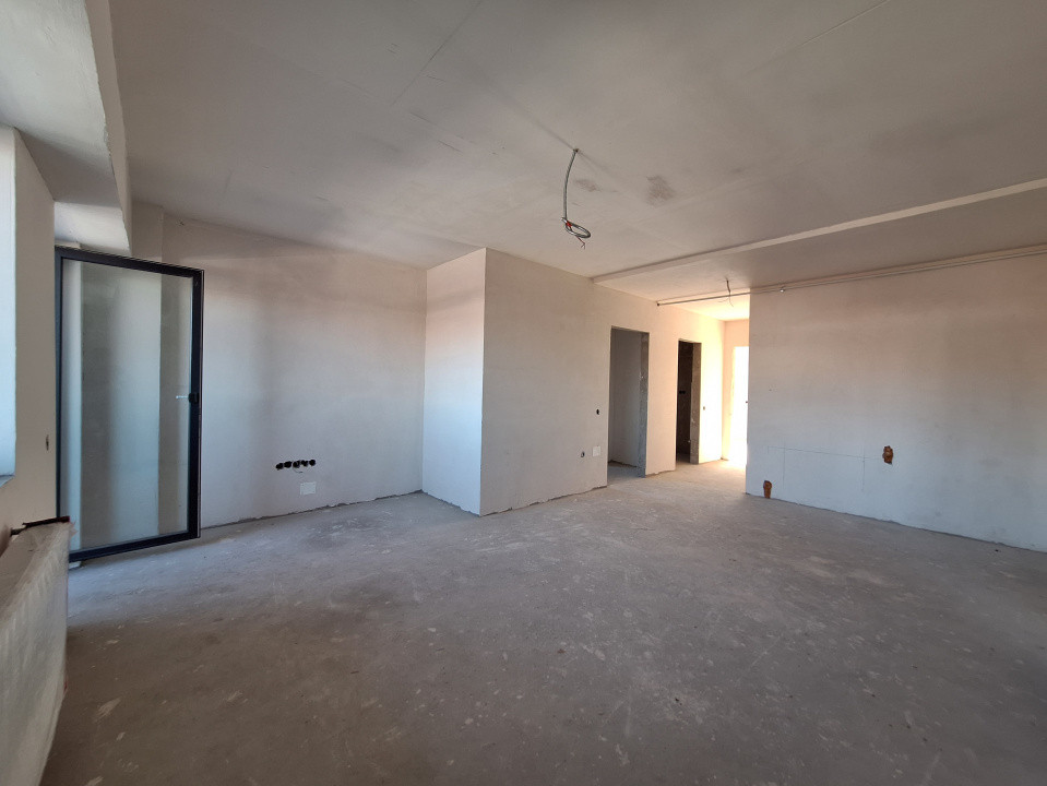 Apartament cu 3 camere, 66 mp, 2 balcoane, zona Terra