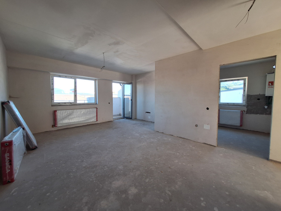 Apartament cu 3 camere, 66 mp, 2 balcoane, zona Terra