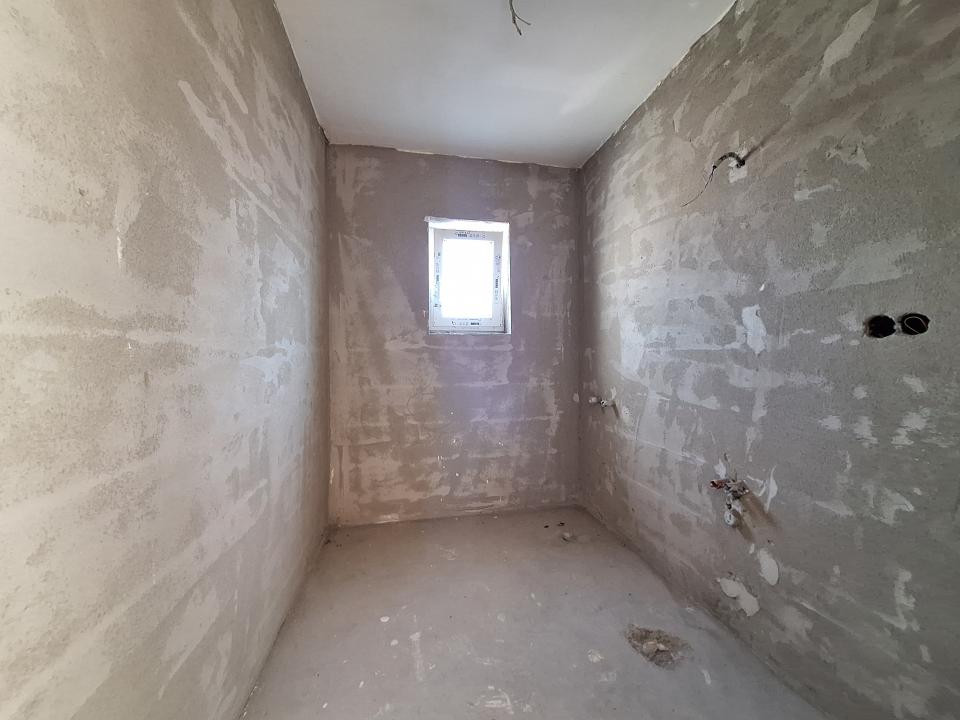 Apartament cu 3 camere, 66 mp, 2 balcoane, zona Terra