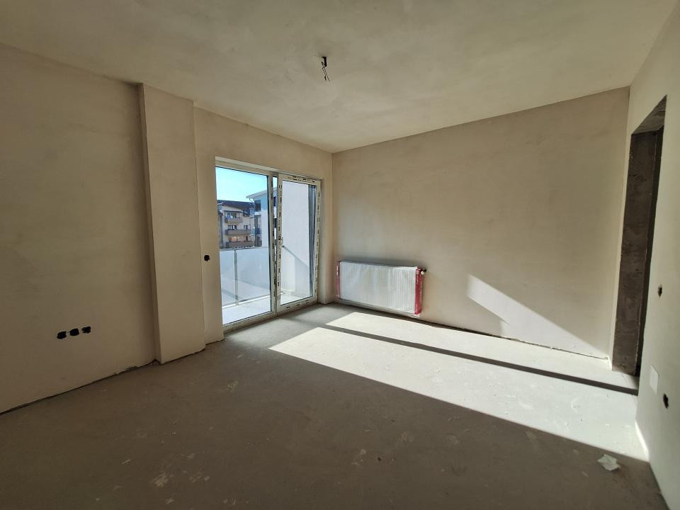 Apartament cu 3 camere, 66 mp, 2 balcoane, zona Terra